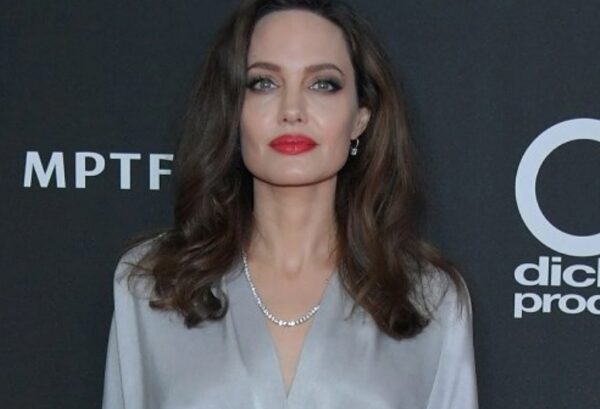 Анджелина Джоли назвала собственные изъяны внешности