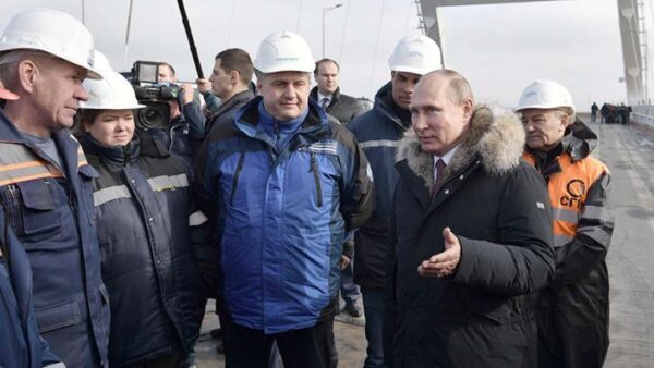 Госдеп США осудил визит Путина в Крым и припомнил «референдум под надзором войск»