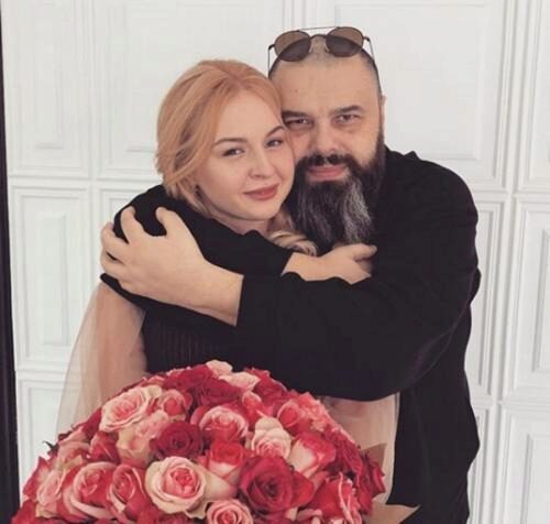 «Любит всех подряд»: В Сети посочувствовали жене Максима Фадеева