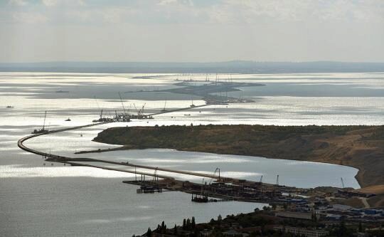На Крымском мосту начали монтировать экраны шумоизоляции
