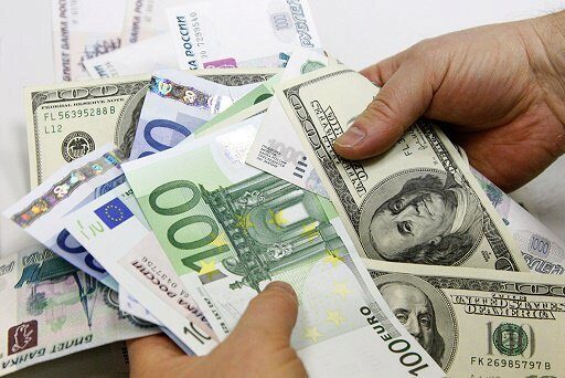 Биржи «не поверили» «малодушию» Центробанка и укрепили рубль