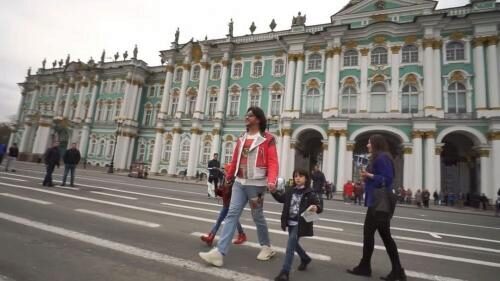 "Цвет настроения Питер": Филипп Киркоров показал, как его дети посетили Эрмитаж