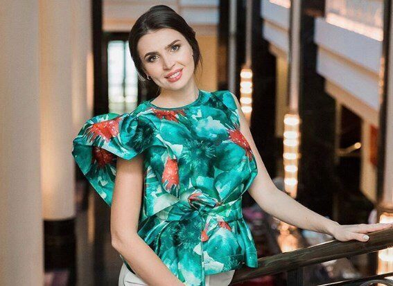 Элла Суханова будет встречать гостей Симферополя в аэропорту