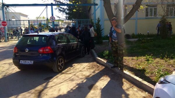 ФСБ проводят массовые обыски в жилых домах крымских татар