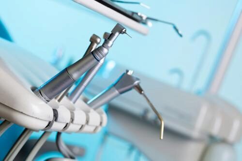 Халатность магнитогорского стоматолога могла убить женщину с иглой в горле