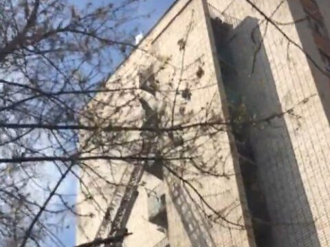 Из горящей десятиэтажки в Энгельсе эвакуировали 20 человек