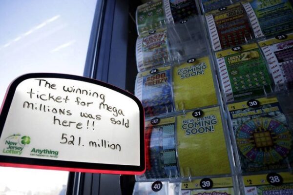 Лотерейный билет, купленный на заправке «Лукойла», выиграл более $500 млн