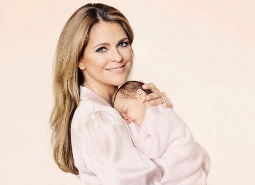 Шведская принцесса Мадлен с дочерью: официальные портреты