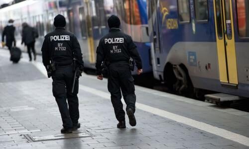 В Германии полиция провела спецоперацию из-за обезглавленной куклы