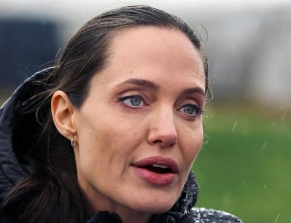 Анджелина Джоли может надолго остаться без детей из-за Брэда Питта