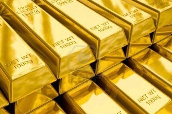 Биржи: Золото подешевело до минимума этого года