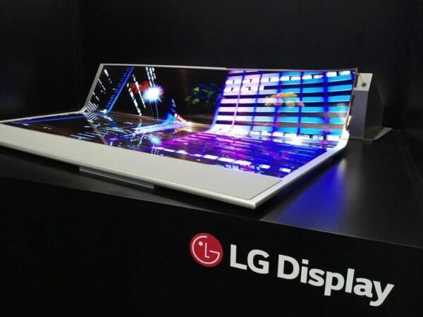 LG разработала гигантский прозрачный гибкий дисплей