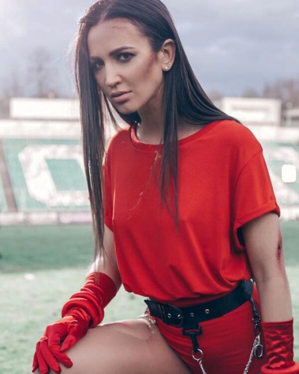 Ольга Бузова дала послушать фрагмент новой песни «Чемпион»