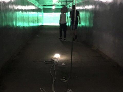 В подземном переходе у «Дворца пионеров» вырвали лампы с проводами