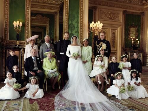В Сети появились первые официальные фото со свадьбы принца Гарри и Меган Маркл