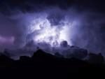 В Швейцарии наблюдали странные вспышки в ночном небе