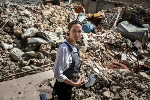 Анджелина Джоли работает в Ираке
