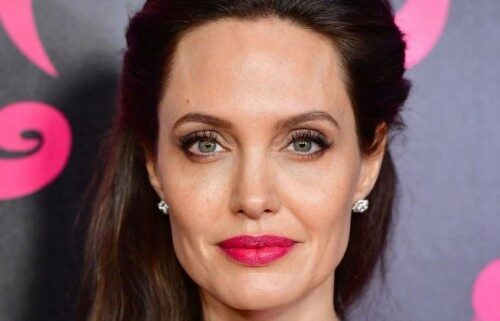 Инсайдер говорит: как Анджелина Джоли справилась с ограничением опеки?