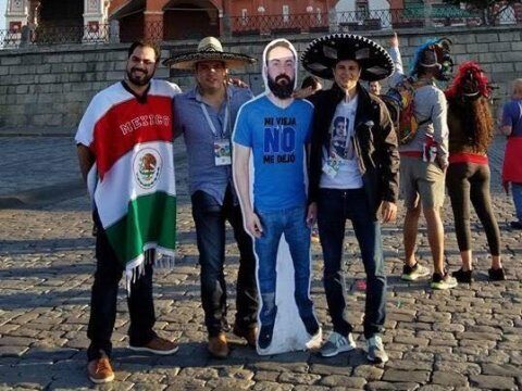 Мексиканский болельщик ЧМ-2018 приедет в Россию на смену своей картонной фигуре