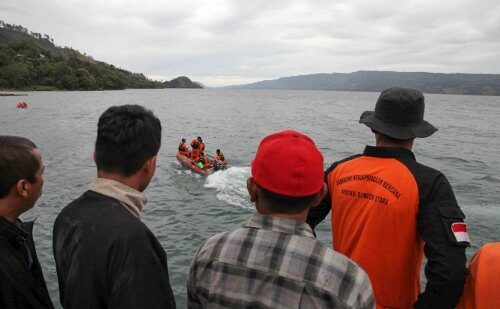 На Суматре 180 человек стали жертвами крушения речного парома
