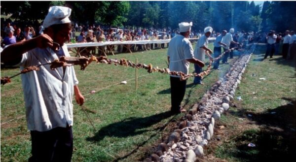 В Дагестане приготовят самый длинный в мире шашлык и гигантскую шаурму