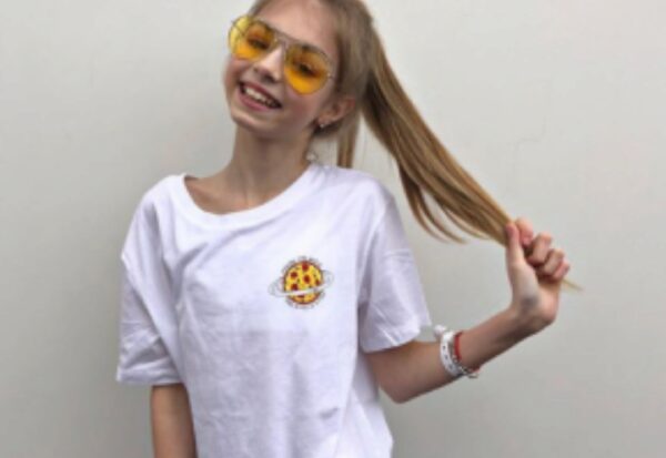 Жители Украины затравили 12-летнюю звезду шоу "Голос" Еву Лёпу за выступление в Крыму