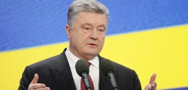Порошенко: Украинский флаг будет поднят во всех городах и селах Донбасса