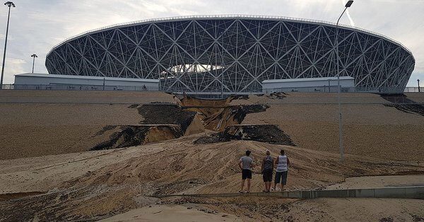Стадион чемпионата мира в России размыло дождём ещё до окончания мирового первенства