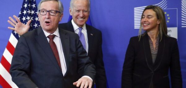 В ЕС прокомментировали беседы пранкеров с Юнкером и Могерини