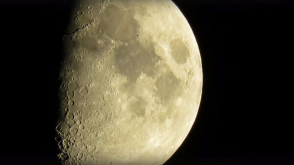 Известный липецкий фотограф красиво снял Луну