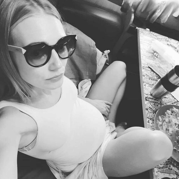 Оксана Акиньшина удивила фанатов в instagram большим округлившимся животом