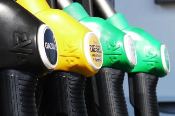 В Росстате сообщили о снижении средней цены бензина в июле на 0,2%