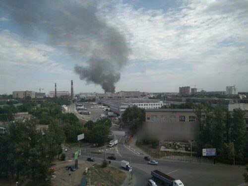 В Ростове начался пожар на складах «Ростсельмаша»