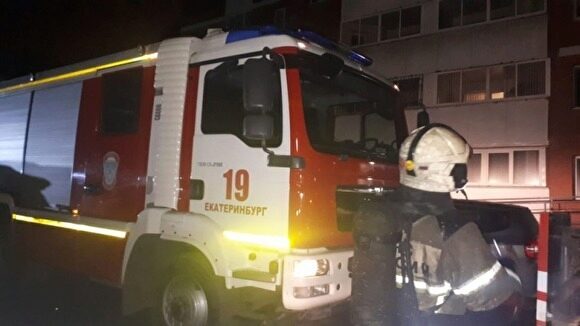 Подробности пожара в многоэтажке в Екатеринбурге: огонь распространился на 8 этажей