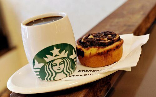 Starbucks продаёт свои магазины в Европе