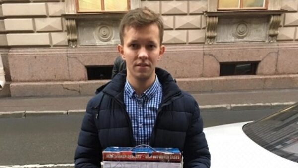 Активист запустил в здание петербургского парламента крыс