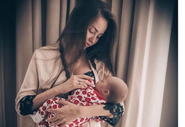 Анастасия Костенко в Instagram показала лицо дочери Миланы