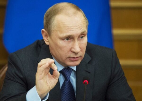 Более половины россиян возложили на Путина вину за проблемы в стране