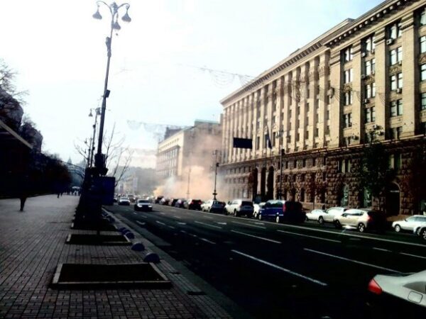 «Евробляхи» ограничили проезд по улице Грушевского в Киеве