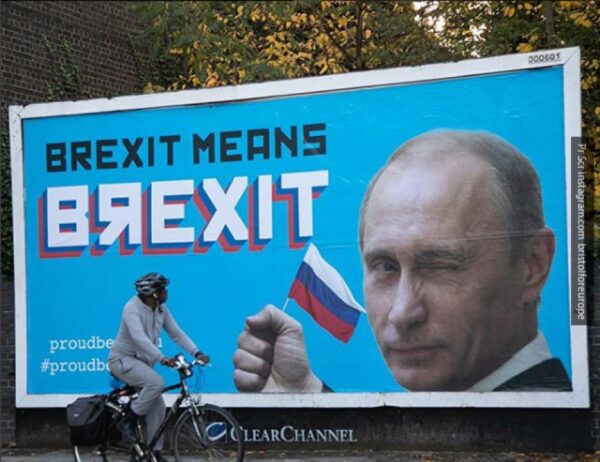 Лозунги с Путиным установили в столице Англии