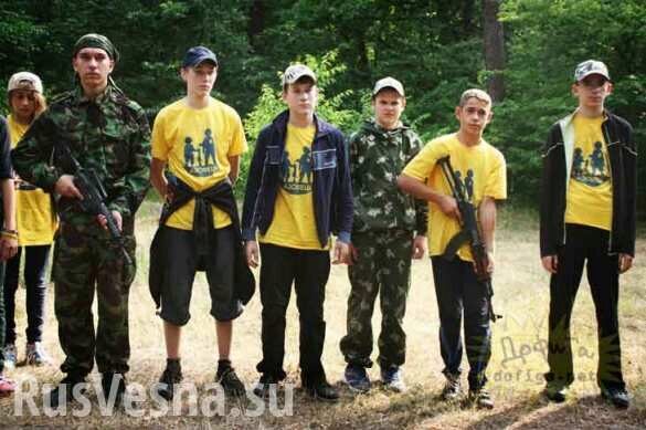 На Украине неонацисты учат детей стрелять в «сепаратистов и зелёных человечков» (ВИДЕО)
