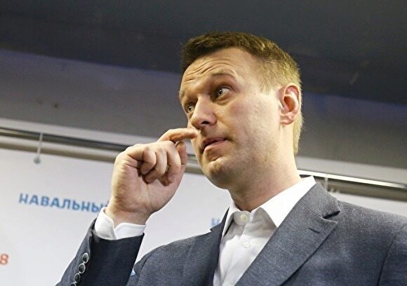 Навальному запретили выезжать за границу из-за письма судебных приставов