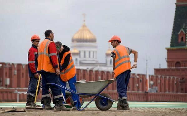 Названа страна, больше всего поставляющая трудовых мигрантов в Россию