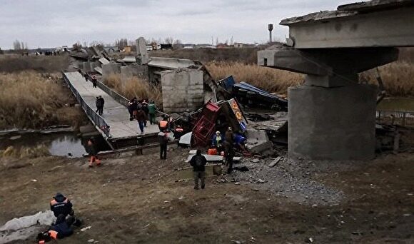 Под Воронежем обрушился автомобильный мост. Пострадали шесть человек