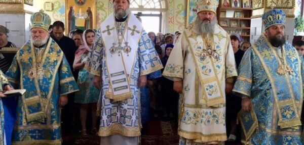 Предстоятель Молдавской церкви обратился к Порошенко по поводу Почаевской лавры