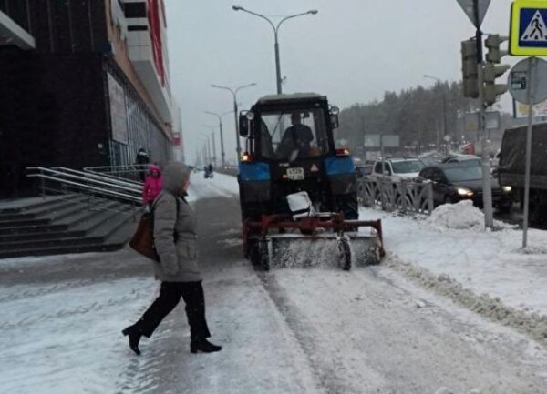 С улиц уральской столицы вывезли 620 тонн снежно-пылевой массы
