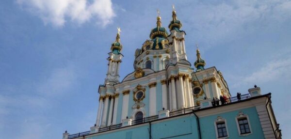 Шарий сомневается, что в Андреевскую церковь бросали «коктейли Молотова»