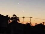 В небе над Калифорнией появились странные светящиеся шары