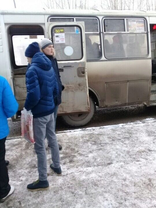 В Каменске-Уральском в автобусе мужчина устроил поножовщину