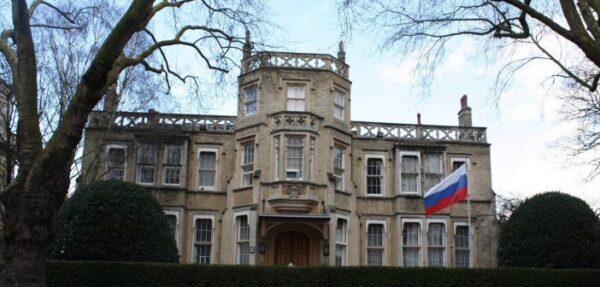Британия и Россия договорились о возвращении дипломатов